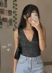 Sparkly V-Neck Sleeveless Top