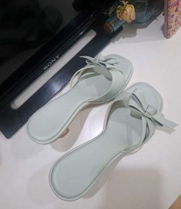pastel bow heel
