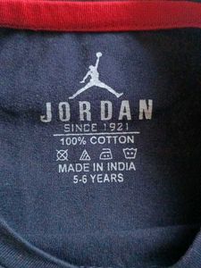 Price Dropped 😍 Jordan Chicago Bulls T-shirt
