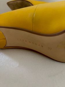chic solid mustard Zara Heels