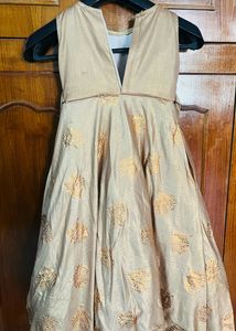 Girl’s Gown 4/6  Year  Old