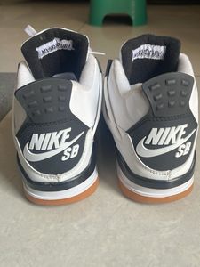 Air Jordan 4 Retro Sneakers
