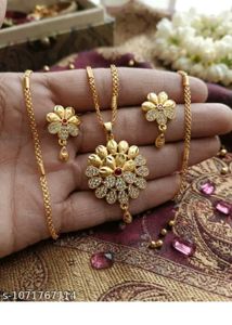 Exquisite Gold Plated Necklace Set