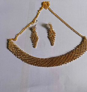 Gold Tone Necklace & Earring Set