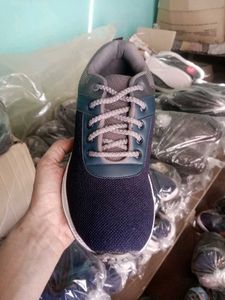 NEW NO USED SPORTS SHOES FOR MEN.