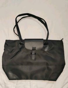 Practical black medium-size tote bag