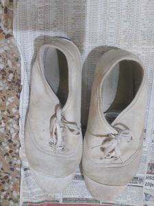 💥 4 Pairs of Women's Shoes