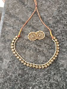 Elegant Kundan Necklace and Earring Set