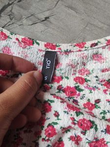 Floral Twist Front Cropped Top