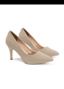 Stylish Beige Pointed Toe Heels