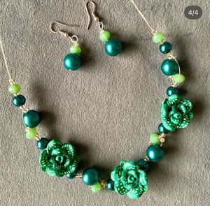 Bohemian neckpiece with earrings