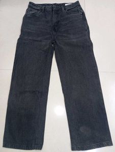 Classic Black Wide-Leg Jeans