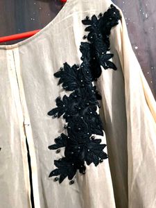 Elegant Embroidered patch Abaya