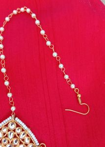 Elegant Kundan Maang Tikka with Pearls