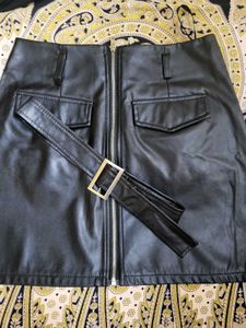 Chic Black Faux Leather Mini Skirt