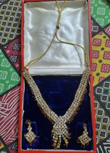 Beautiful Gold & Crystal Necklace Set