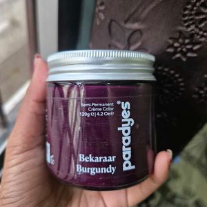 Paradyes Bekaraar Burgundy Hair Color