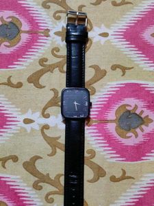 Classic Black Strap Watch(escort)