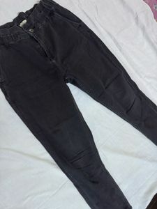 Chic High-Waisted Black Denim Jeans