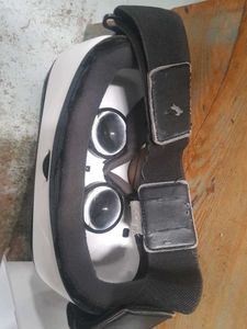 Samsung Gear VR In Mint Condition With It’s Box An