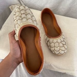 White Embellished Flat Juttis