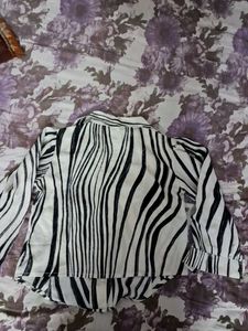 Stylish Zebra Print Button-Up Shirt