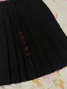 Black Pleated Skirt with Japanese Text /streetstyl