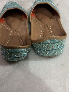 Embroidered Women's Jutti