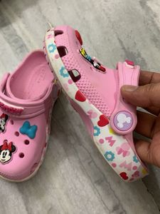 crocs