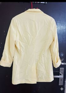 Chic Yellow Blazer - Versatile Style