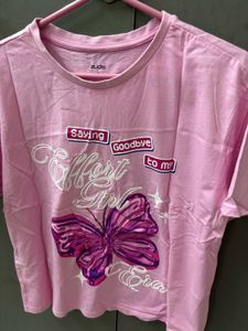 Pink Graphic Butterfly T-Shirt🌷(not wore once)