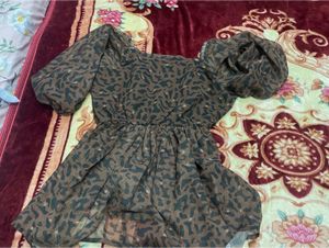 Leopard Print Puff Sleeve top