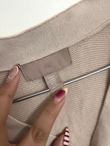 H&amp;M Chic Beige Cropped Cardigan