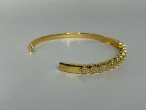 Anti-Tanish Sparkling Bracelet💛