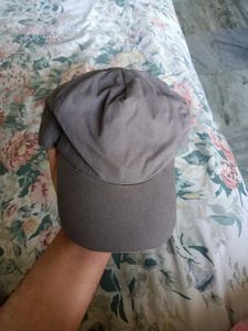 gray cap