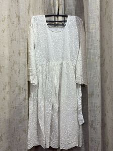Elegant White Chikankari Kurta