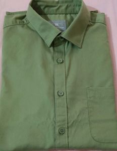Men's Casual Green Button-Down Shirt