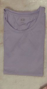 H&amp;M lavender T-shirt for women fits burst 32,34