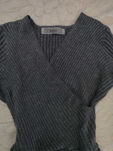 y2k ribbed grey sweater
