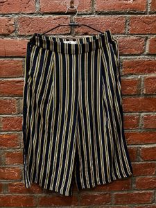 Chic Striped Cropped Pants
