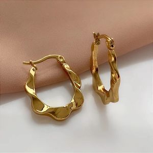 Chic Gold Statement Hoop Earrings