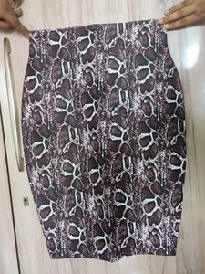 Chic Snake Print Pencil Skirt