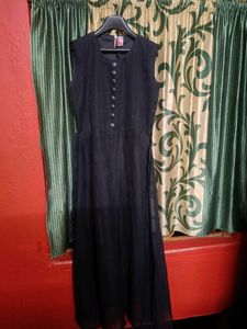 Stylish Black Sleeveless Front Slit Kurta