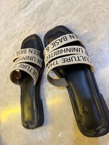Cai Footwears