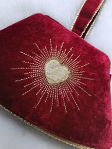 Charlotte tilbury velvet clutch 💕♥️