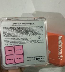HUDA beauty Blushfilter palette