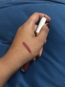MyGlamm Matte Red Liquid Lipstick shade Hot Hottie