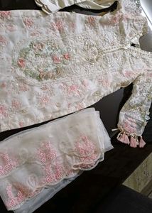 Elegant Embroidered Pakistani Kurta Set