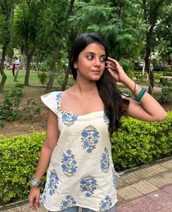 Desi top 🌷