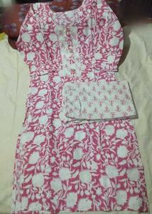 New Beautiful Pink Floral Kurta Set